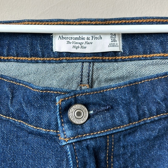 ABERCROMBIE & FITCH NWT the vintage flare style high rise jeans size 18s - Picture 2 of 5